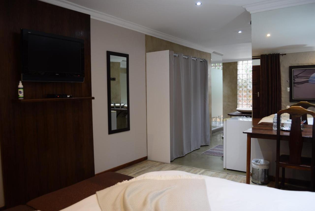 African Moon Corporate House Kempton Park Exterior foto